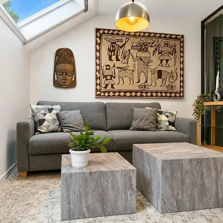 Lo34 - 1br Modern In