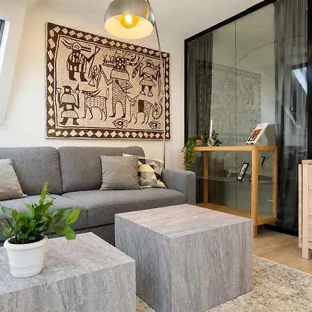Lo34 - 1br Modern In *